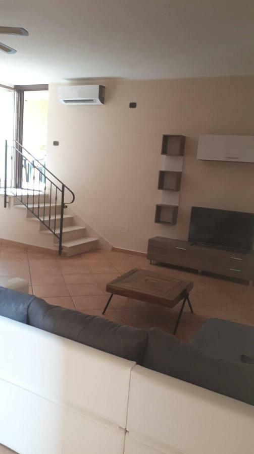 Villa Jamyra Sant'Arpino Eksteriør billede