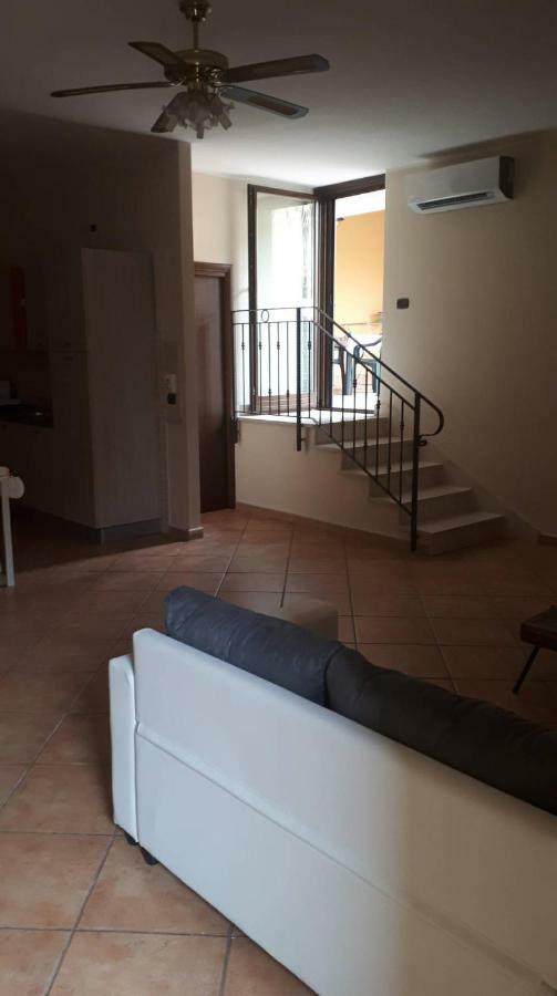 Villa Jamyra Sant'Arpino Eksteriør billede