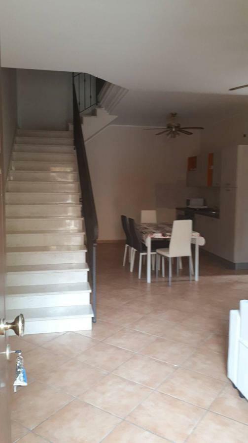 Villa Jamyra Sant'Arpino Eksteriør billede